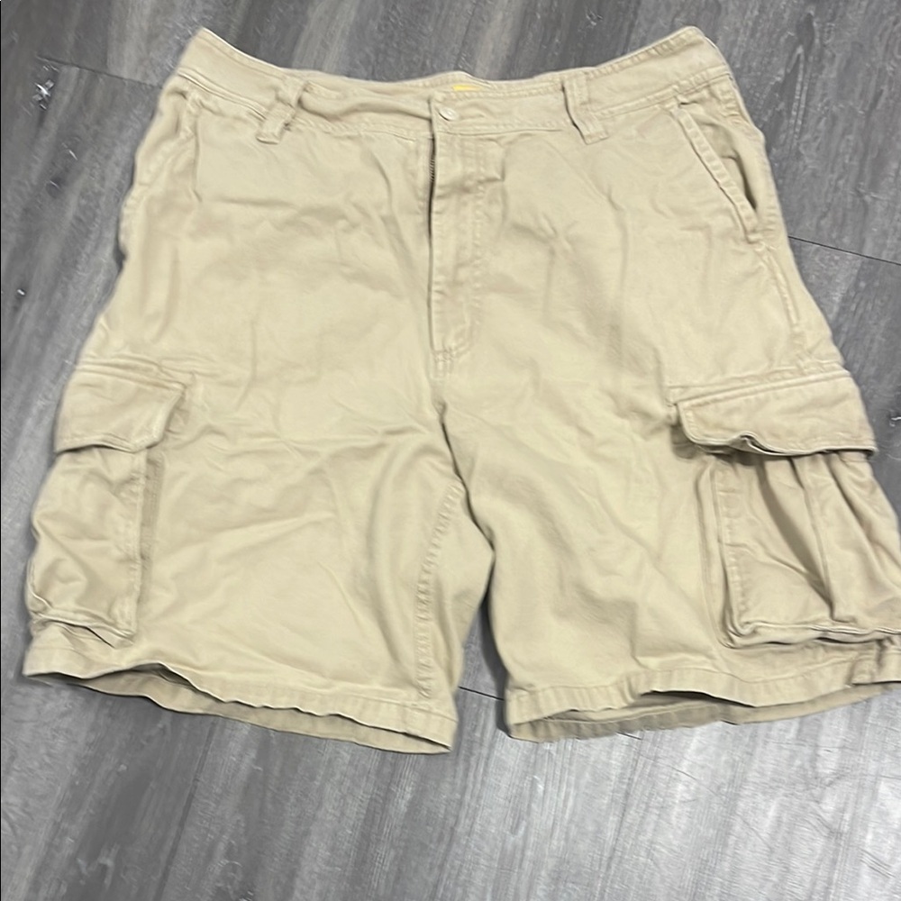 MN3 Duck Head Tan Cargo Shorts Utilitarian Design